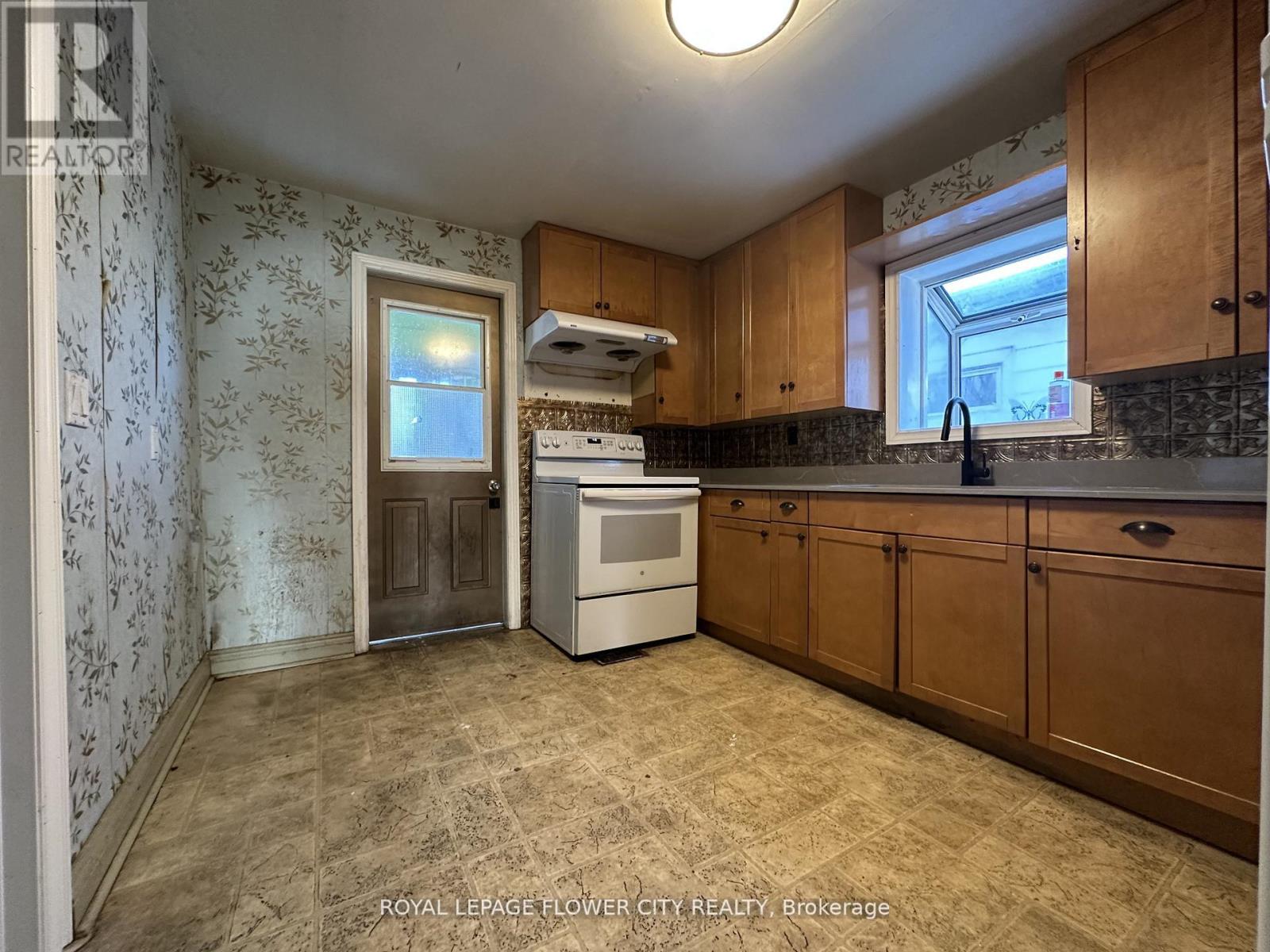 1248 Mcewan Avenue, Windsor, Ontario  N9B 2G7 - Photo 6 - X12916986