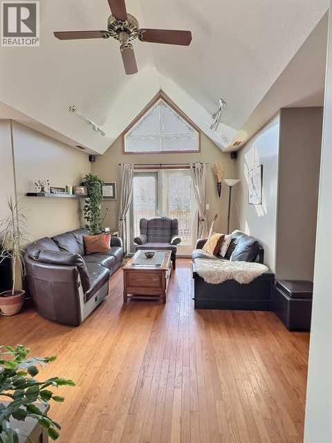 800 Connaught Drive, Jasper, Alberta  T0E 1E0 - Photo 2 - A2252150