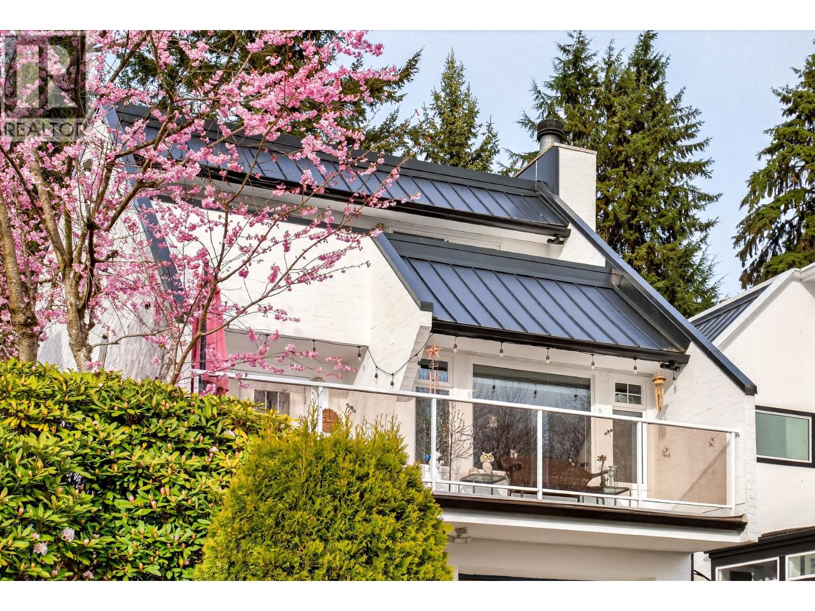 481 San Remo Drive, Port Moody, British Columbia  V3H 3S6 - Photo 3 - R3102919