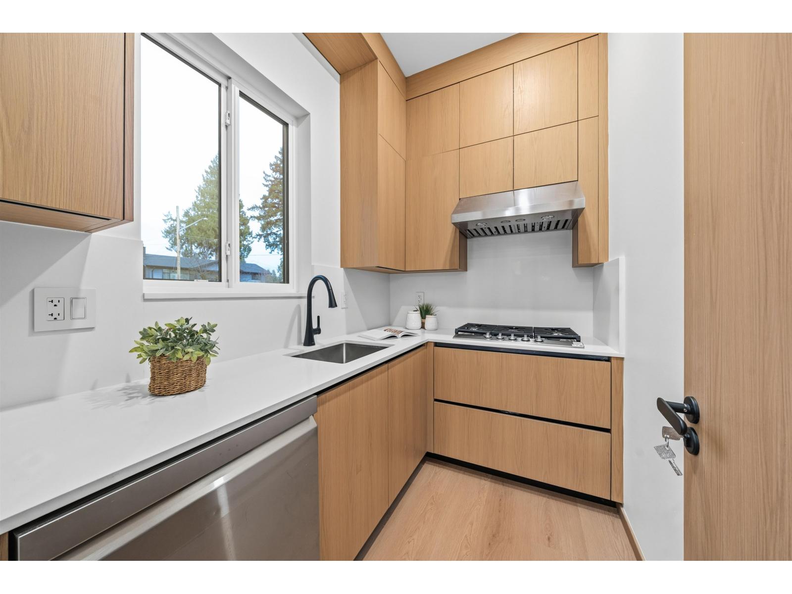 8303 118a Street Street, Delta, British Columbia  V4C 6K4 - Photo 7 - R3092875