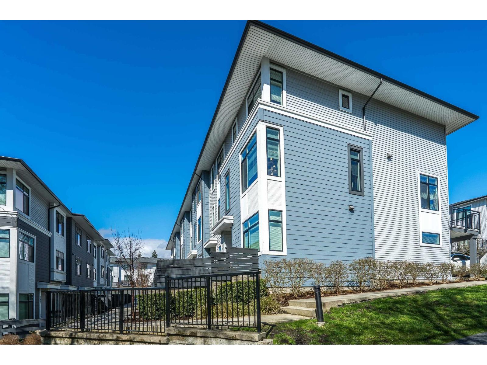 130 15235 Sitka Drive, Surrey, British Columbia  V3S 0A9 - Photo 4 - R3101538