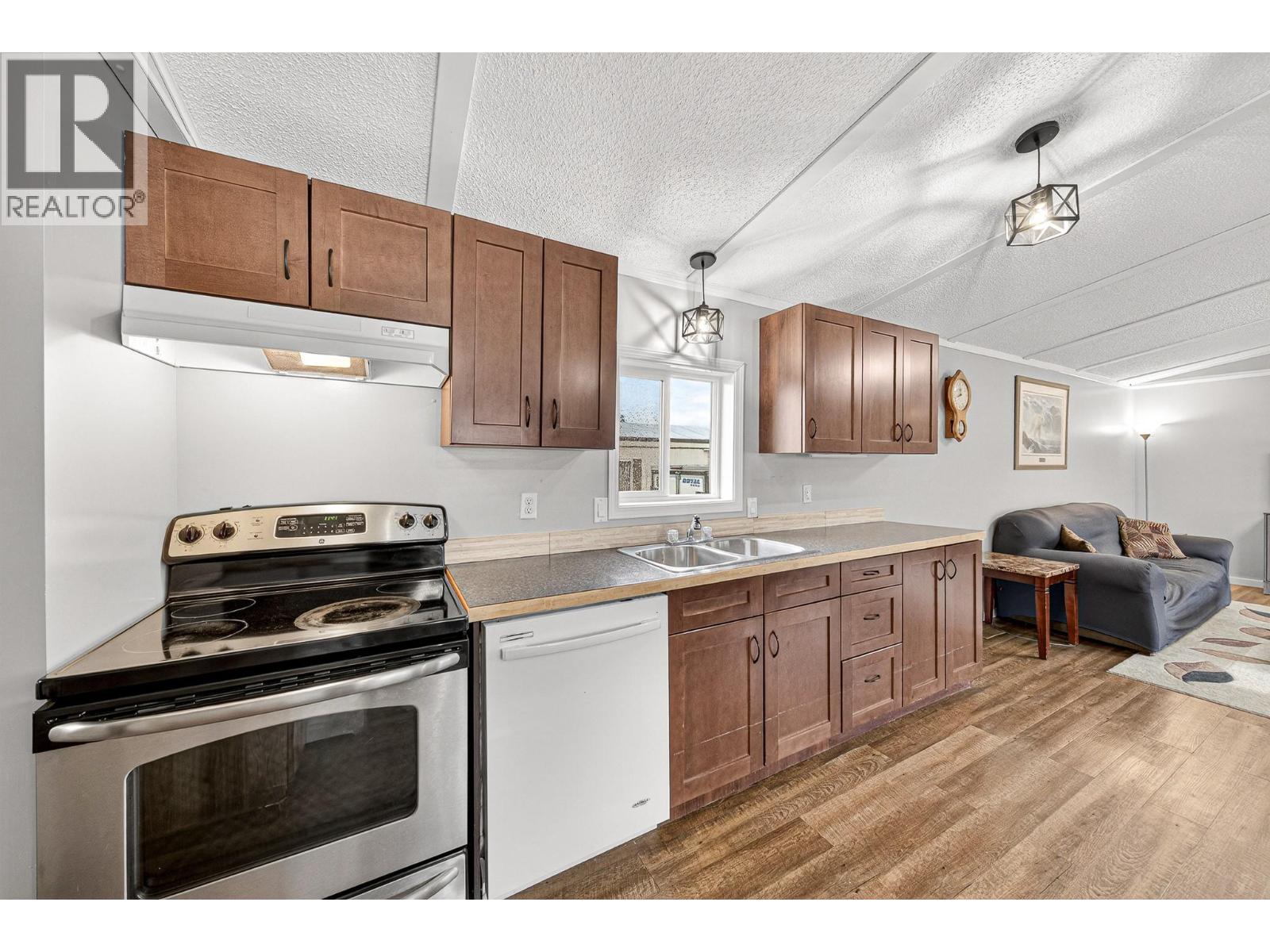 100 Industrial Road 1 Road Unit# 14, Sparwood, British Columbia  V0B 2G1 - Photo 11 - 10379580