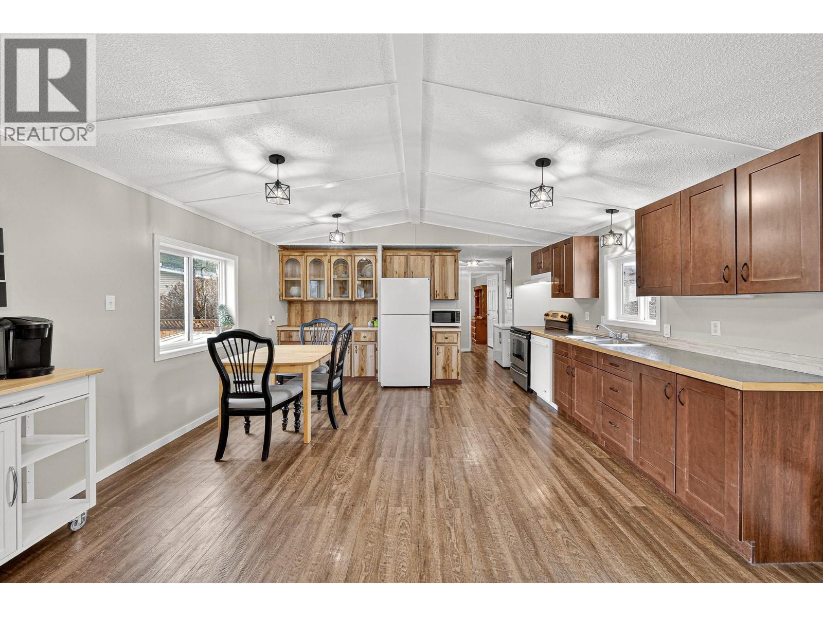 100 Industrial Road 1 Road Unit# 14, Sparwood, British Columbia  V0B 2G1 - Photo 13 - 10379580