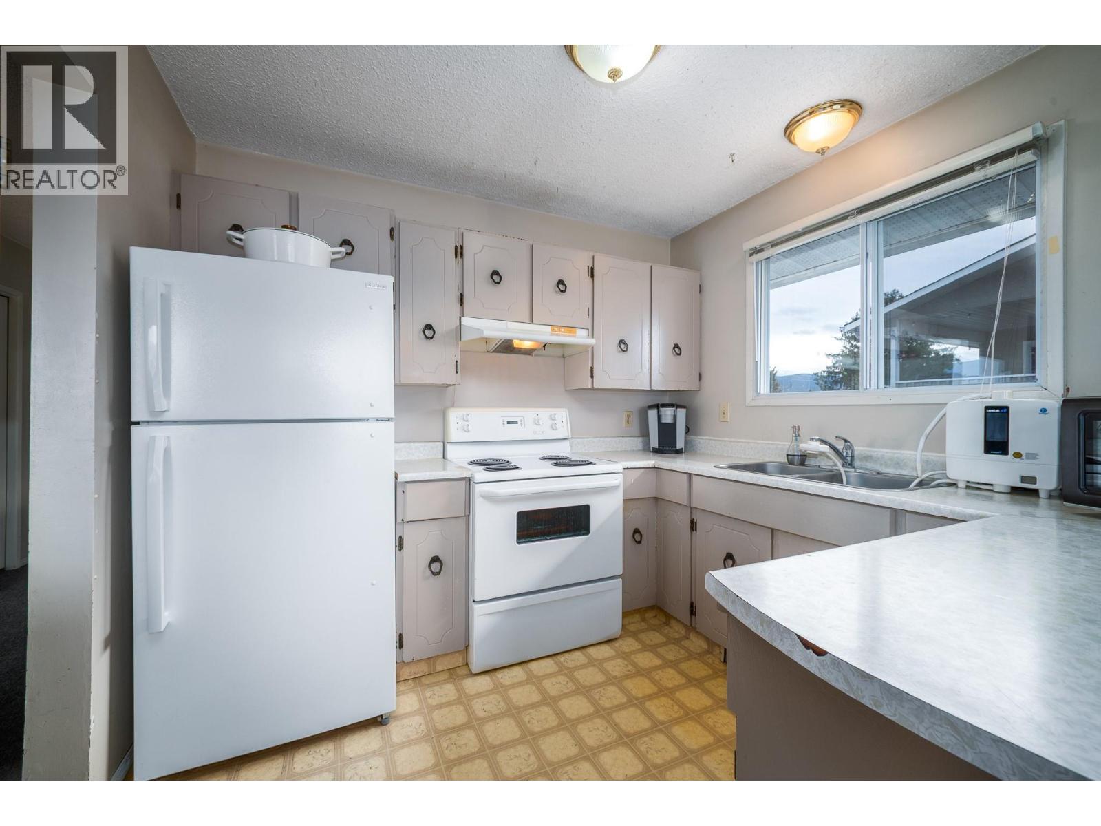 495-497 Gramiak Road, Kelowna, British Columbia  V1X 1K4 - Photo 11 - 10380210