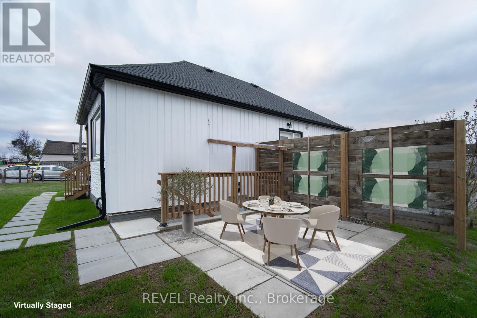 2 - 718 Ontario Road, Welland, Ontario  L3B 5C9 - Photo 3 - X12917048