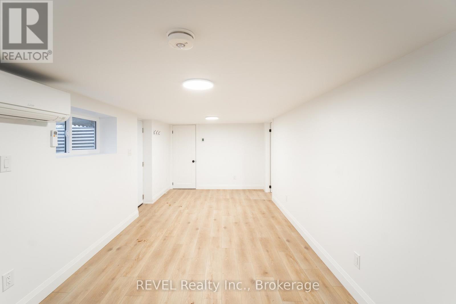 2 - 718 Ontario Road, Welland, Ontario  L3B 5C9 - Photo 4 - X12917048