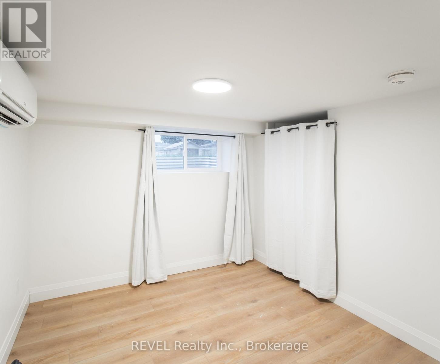 2 - 718 Ontario Road, Welland, Ontario  L3B 5C9 - Photo 5 - X12917048