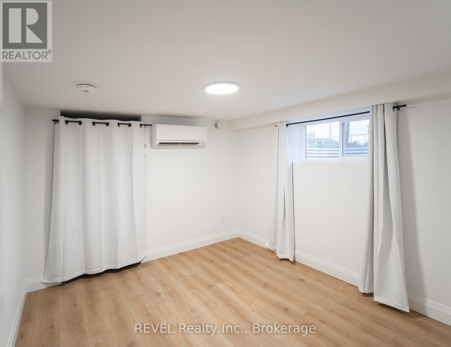 2 - 718 Ontario Road, Welland, Ontario  L3B 5C9 - Photo 6 - X12917048