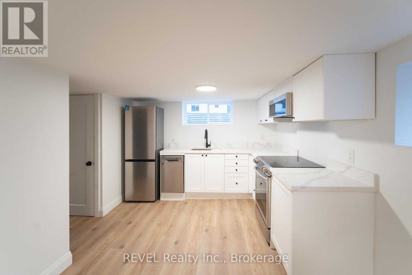 2 - 718 Ontario Road, Welland, Ontario  L3B 5C9 - Photo 7 - X12917048