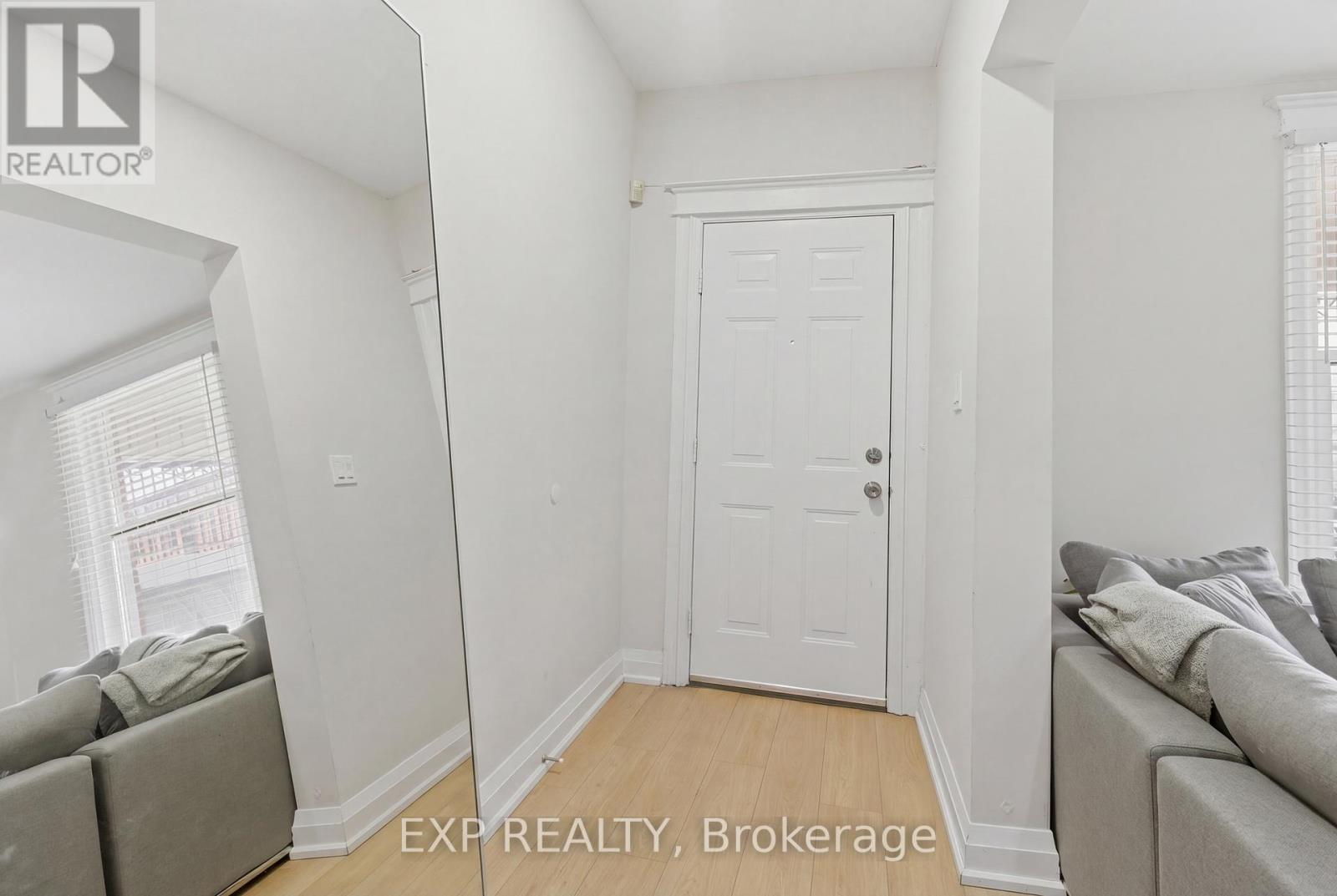 191 Queen Street North Street S, Hamilton, Ontario  L8R 2W2 - Photo 2 - X12917052