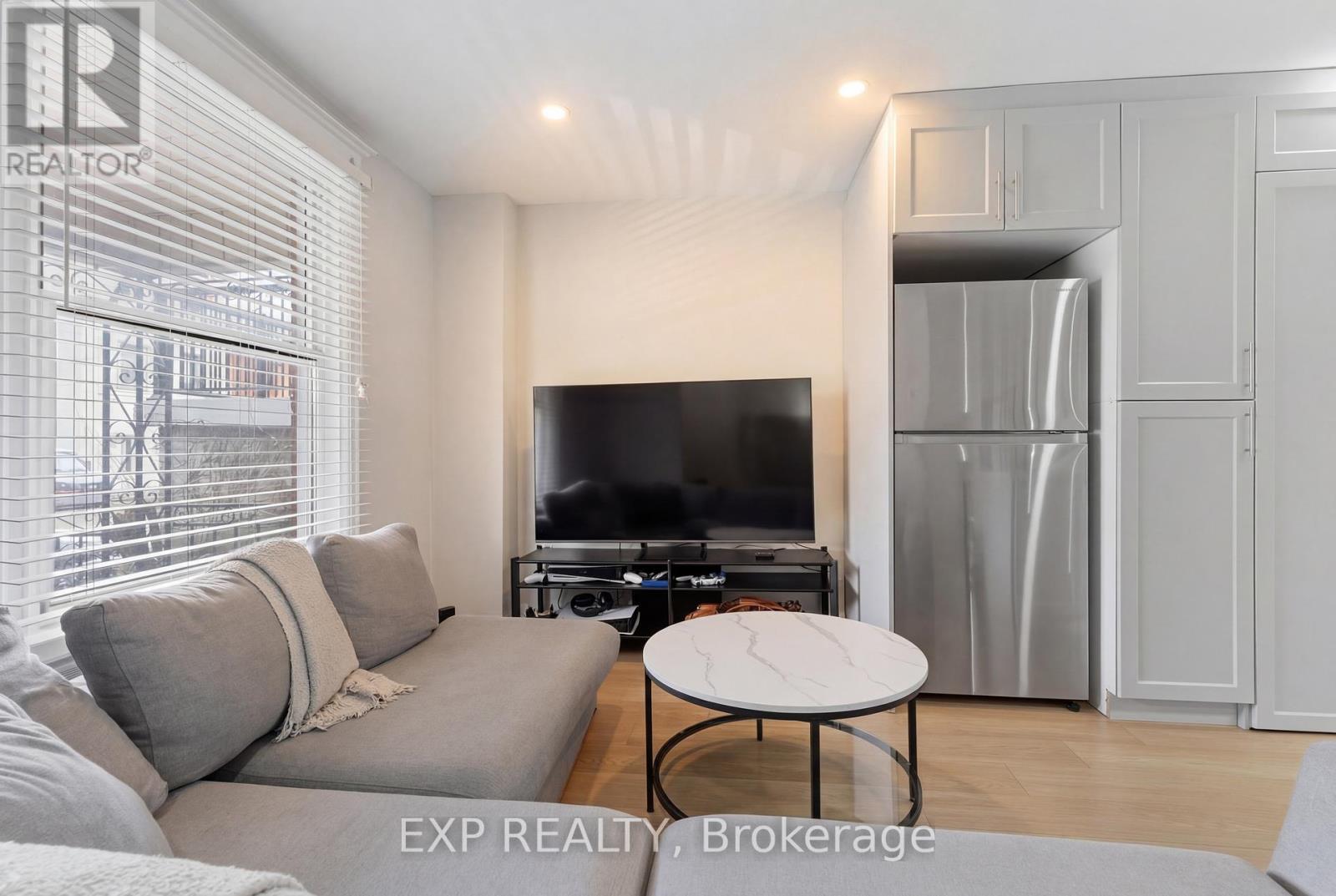 191 Queen Street North Street S, Hamilton, Ontario  L8R 2W2 - Photo 3 - X12917052