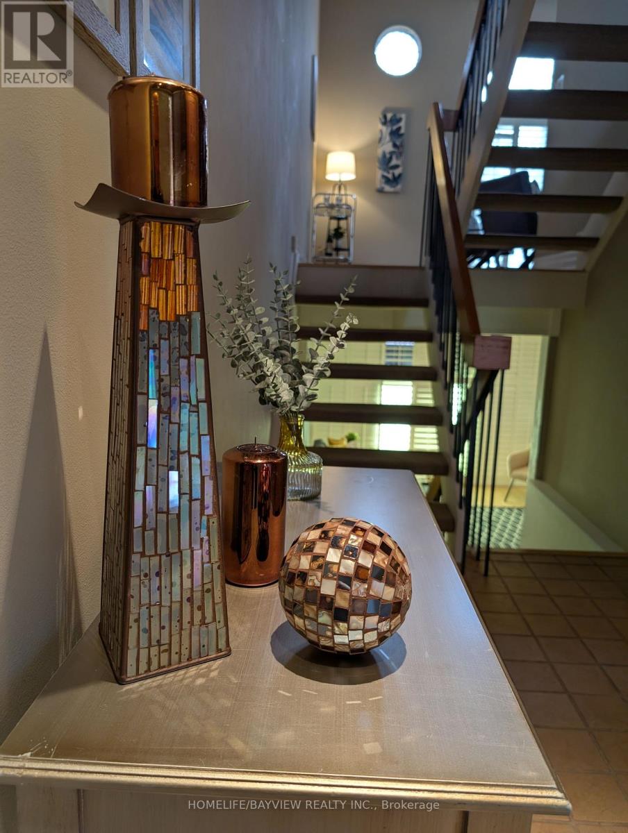 18 - 18 Oaken Gate Way, Toronto, Ontario  M2P 2A1 - Photo 10 - C12917130