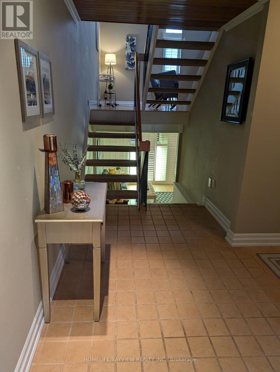 18 - 18 Oaken Gate Way, Toronto, Ontario  M2P 2A1 - Photo 4 - C12917130