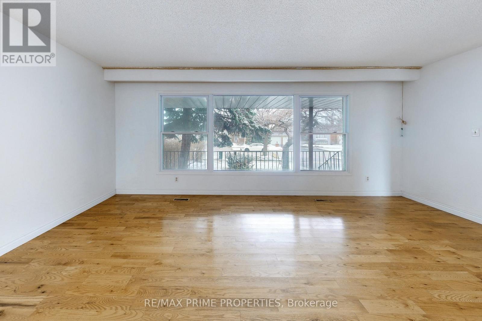 37 Lawnmere Crescent, Toronto, Ontario  M1S 2T1 - Photo 3 - E12917068