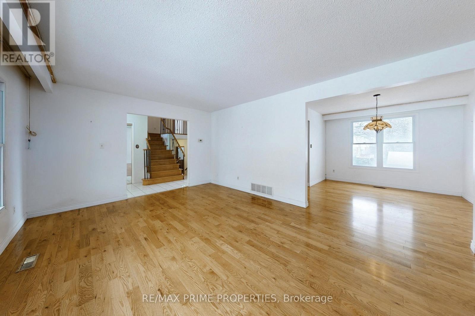 37 Lawnmere Crescent, Toronto, Ontario  M1S 2T1 - Photo 5 - E12917068