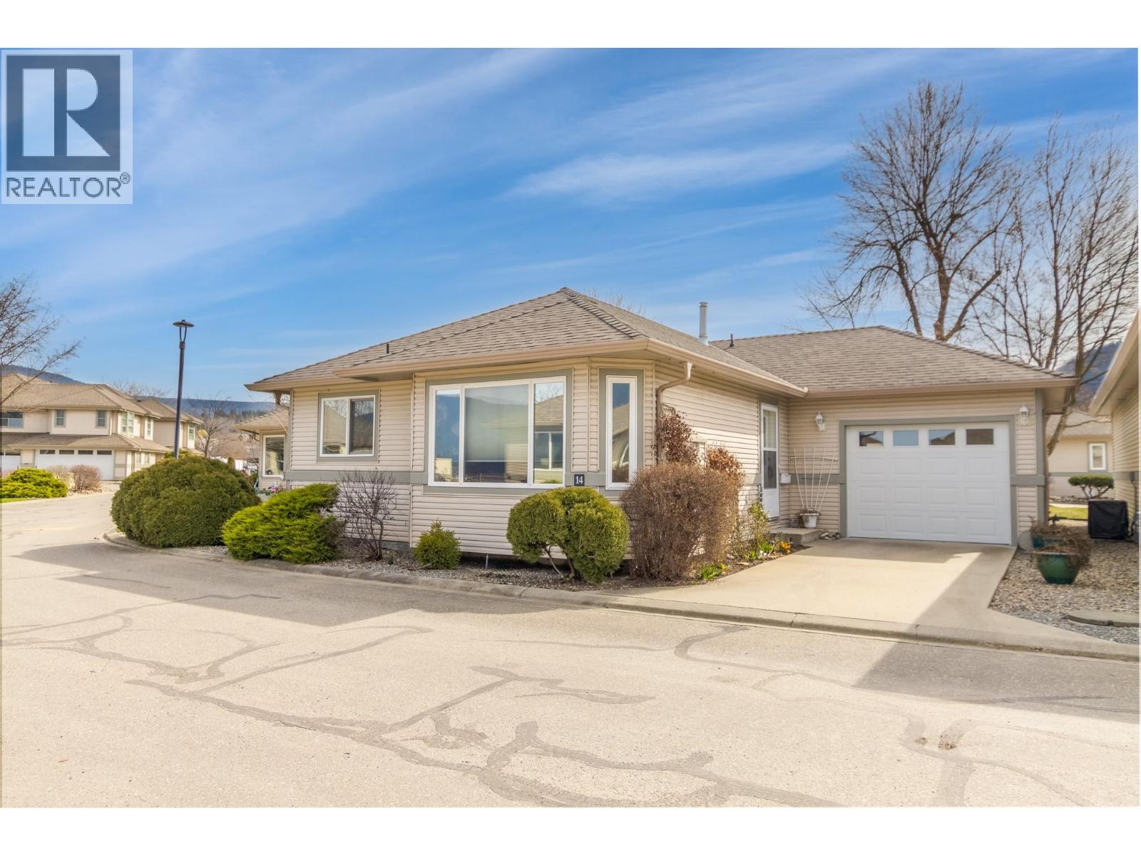 111 Harbourfront Drive NW Unit# 14, Salmon Arm, British Columbia