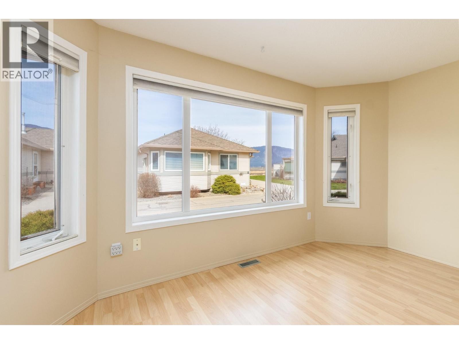 111 Harbourfront Drive Nw Unit# 14, Salmon Arm, British Columbia  V1E 1A3 - Photo 7 - 10370716