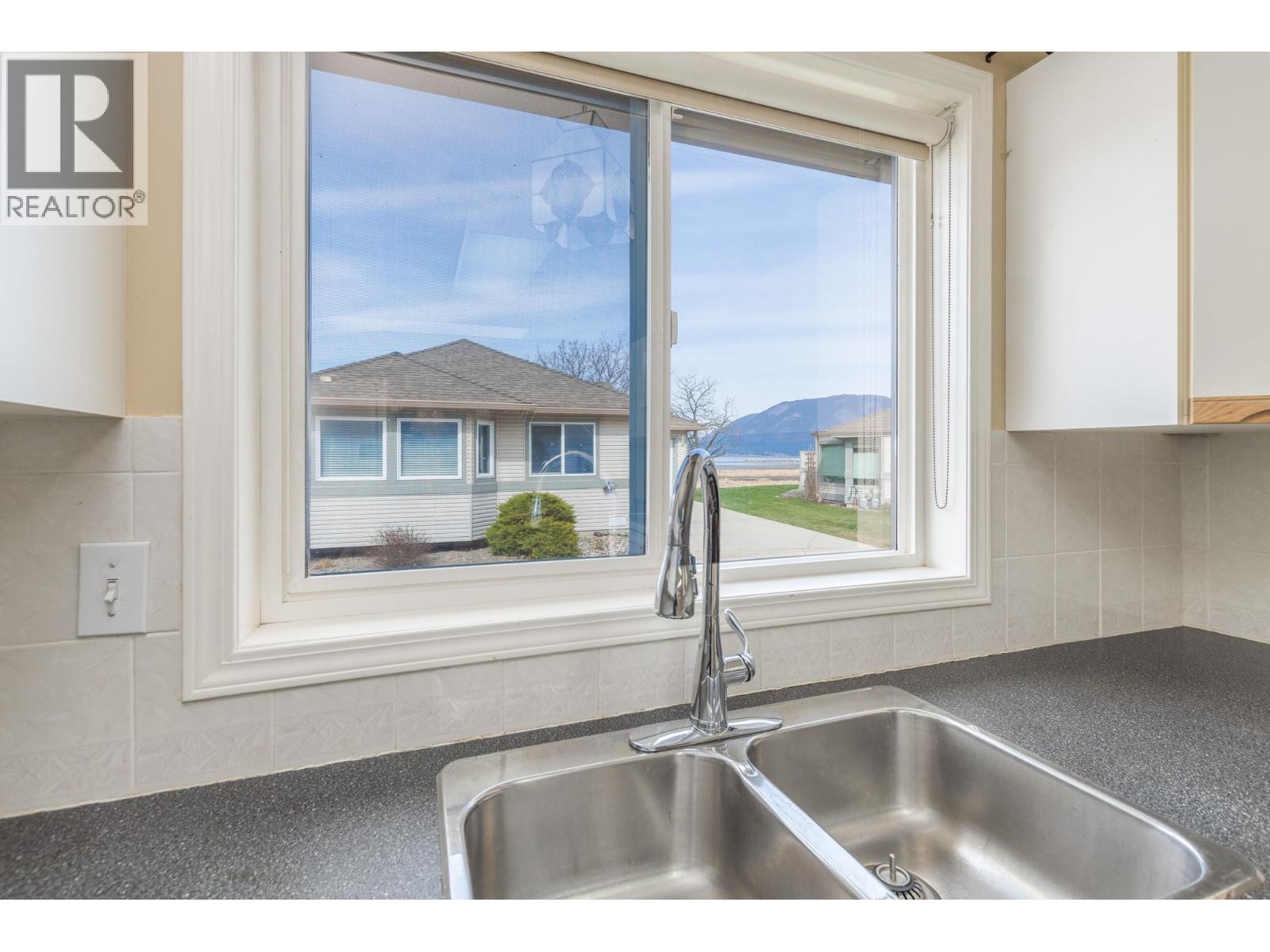 111 Harbourfront Drive Nw Unit# 14, Salmon Arm, British Columbia  V1E 1A3 - Photo 16 - 10370716