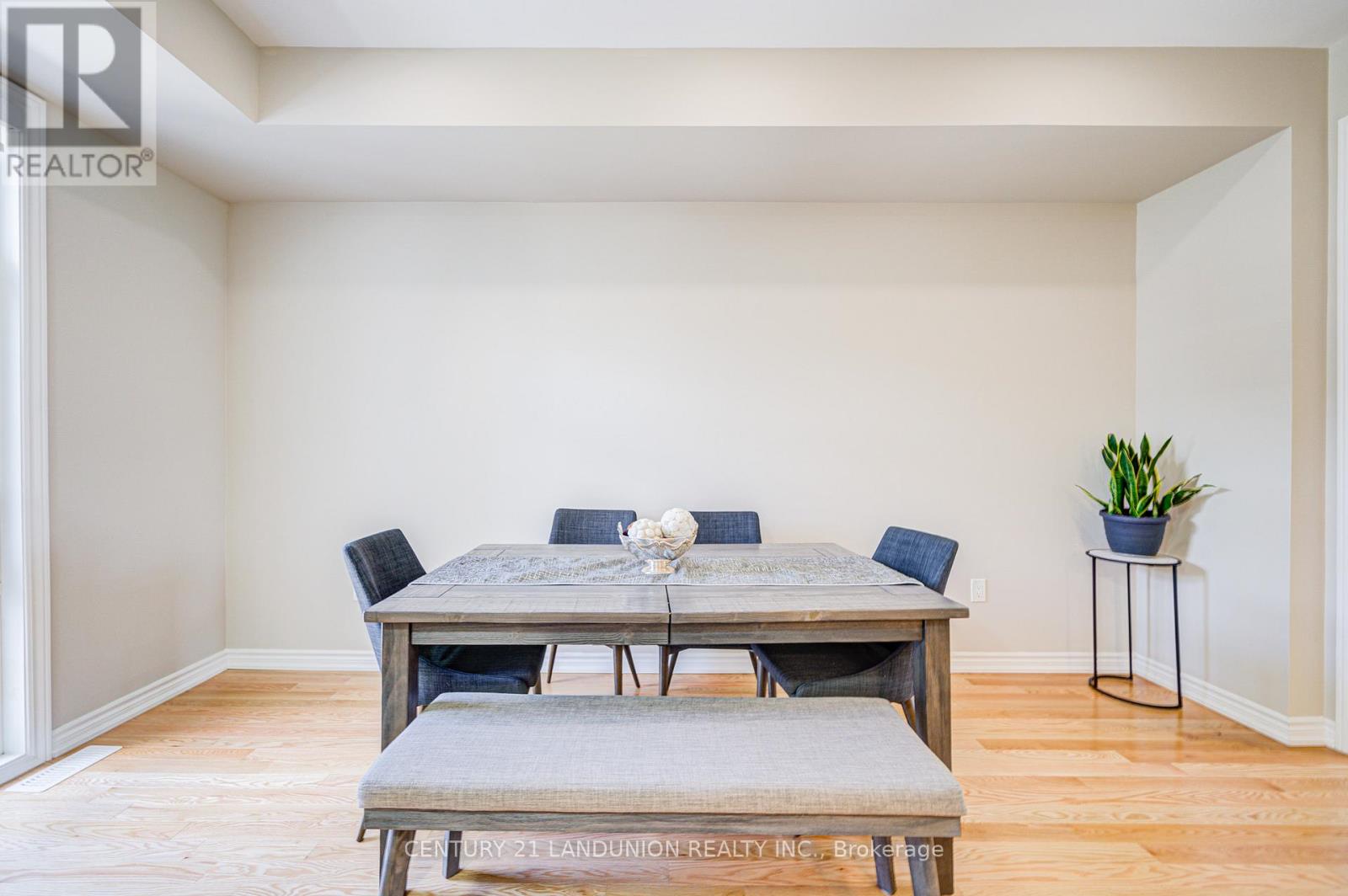 65 Puisaya Drive, Richmond Hill, Ontario  L4E 1L2 - Photo 12 - N12917056