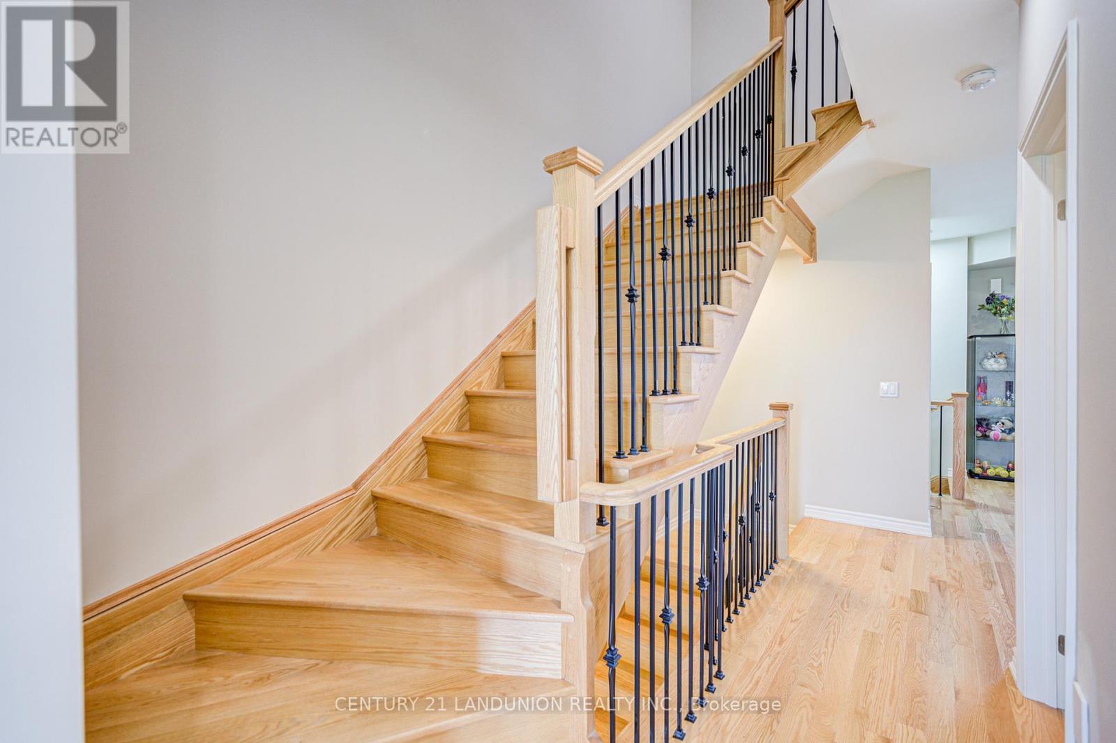 65 Puisaya Drive, Richmond Hill, Ontario  L4E 1L2 - Photo 16 - N12917056