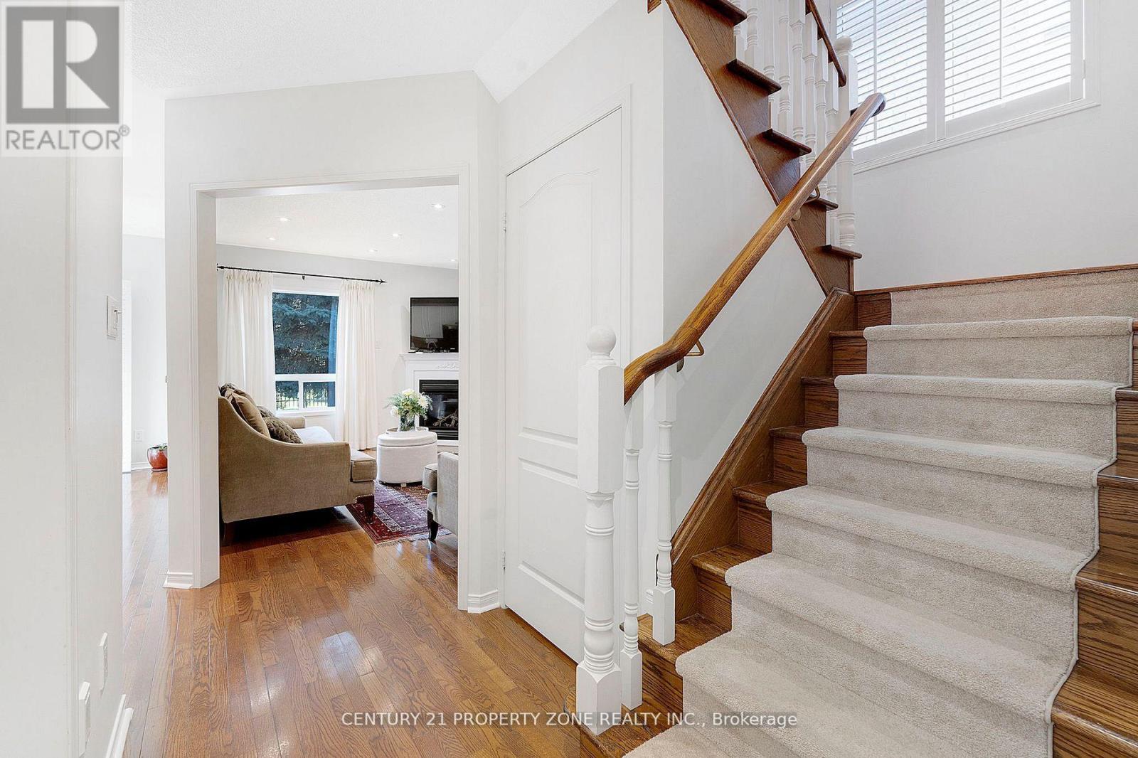 582 Plantation Gate, Newmarket, Ontario  L3X 2C2 - Photo 13 - N12917082