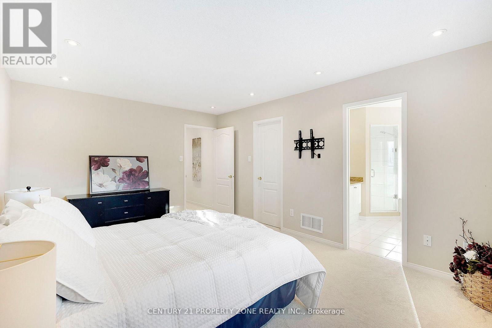 582 Plantation Gate, Newmarket, Ontario  L3X 2C2 - Photo 22 - N12917082