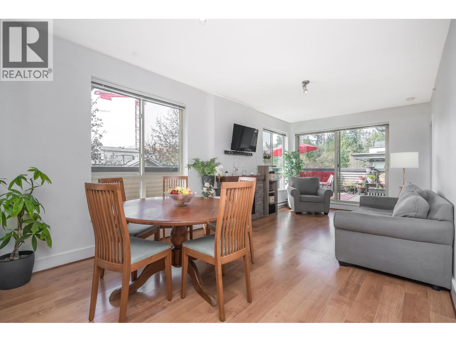 302 7428 Byrnepark Walk, Burnaby, British Columbia  V3N 0B4 - Photo 10 - R3101700
