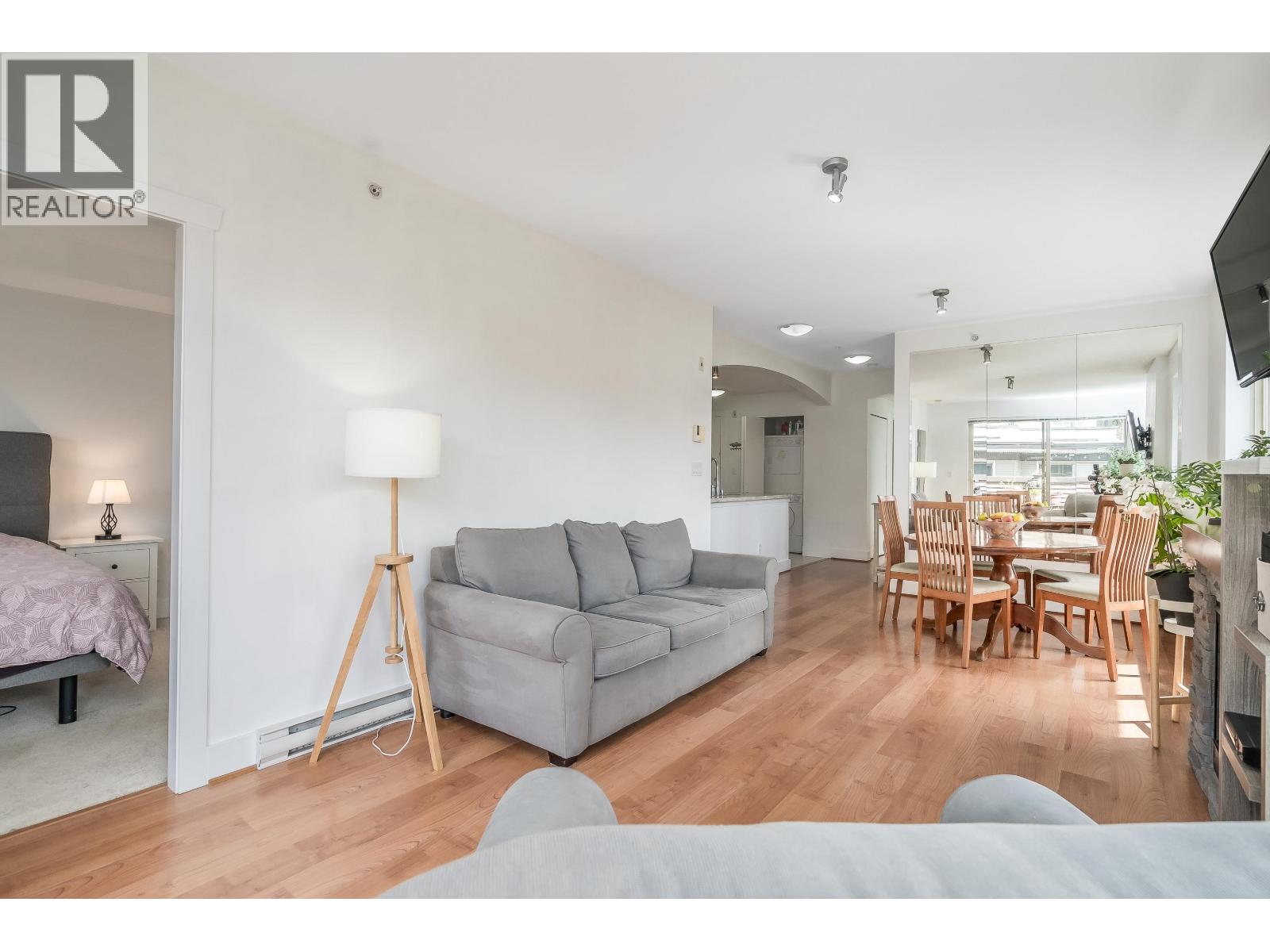 302 7428 Byrnepark Walk, Burnaby, British Columbia  V3N 0B4 - Photo 11 - R3101700