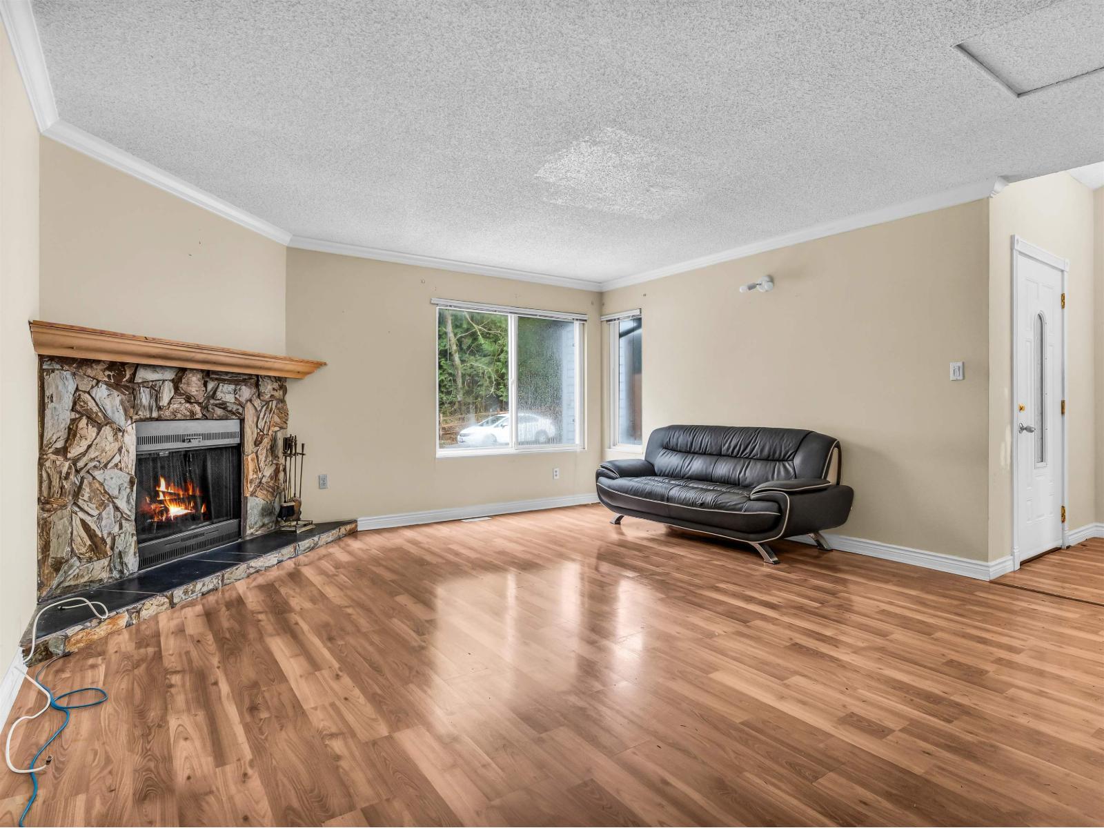 14783 101 Avenue, Surrey, British Columbia  V3R 7H7 - Photo 4 - R3101312
