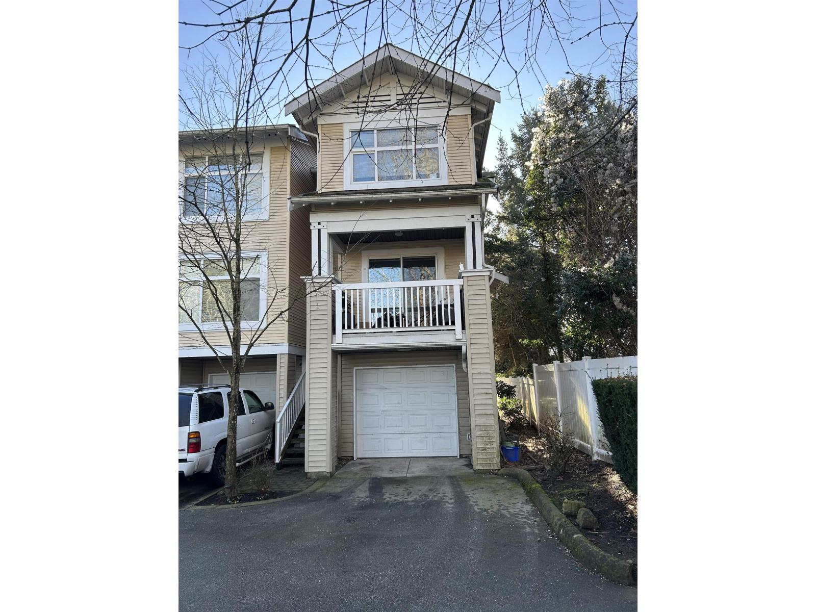 125 20033 70 Avenue, Langley, British Columbia  V2Y 3A2 - Photo 1 - R3103201