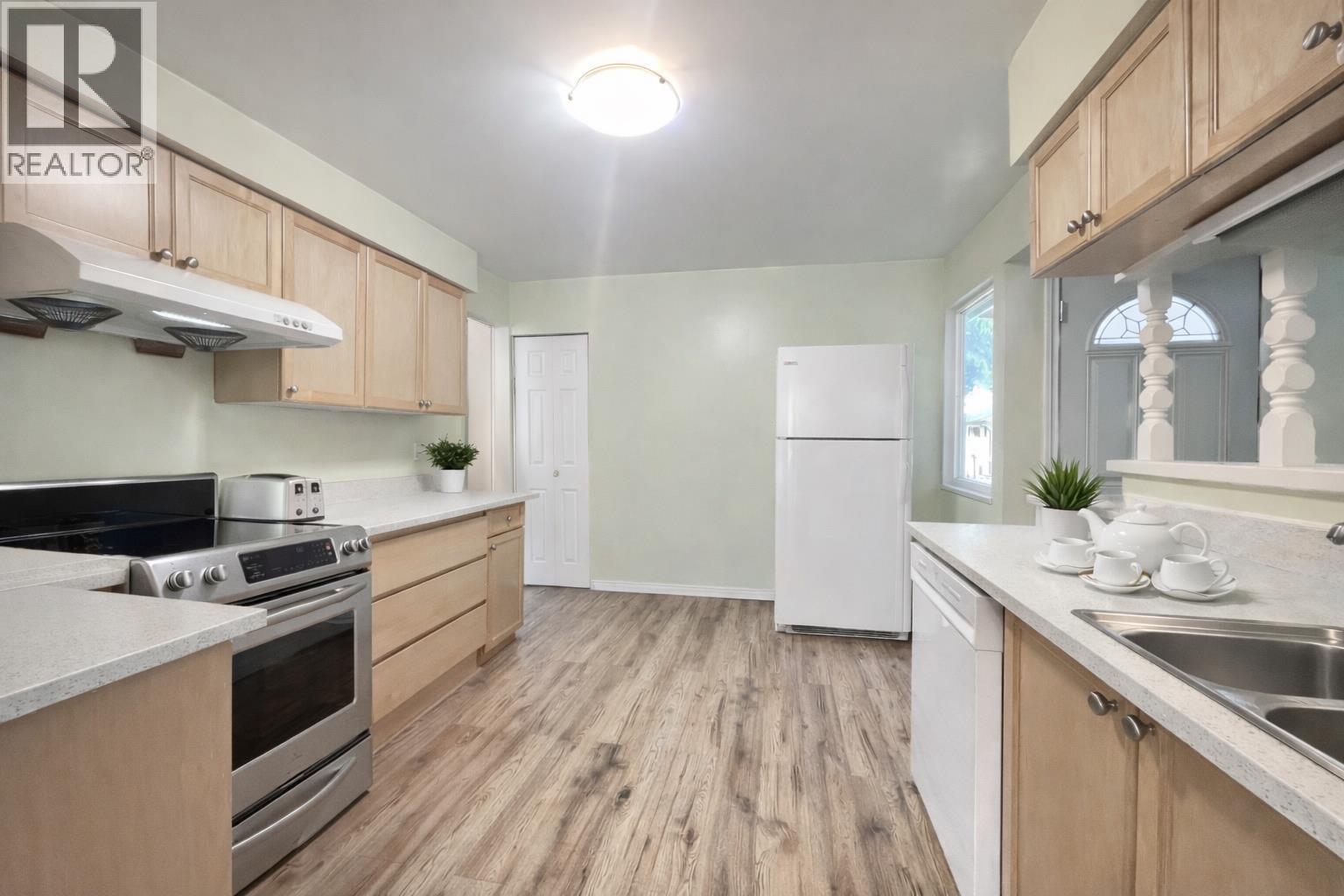 4831 Foxglove Crescent, Richmond, British Columbia  V7C 2K4 - Photo 2 - R3102755