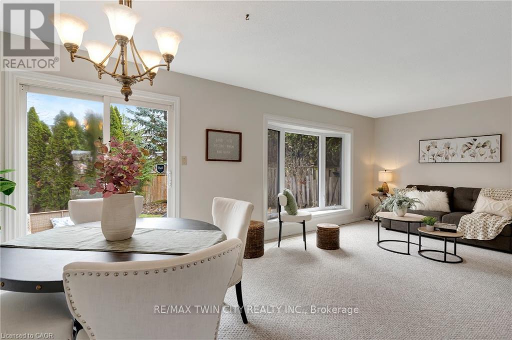 2427 Headon Forest Drive, Burlington, Ontario  L7M 3K7 - Photo 13 - W12917038