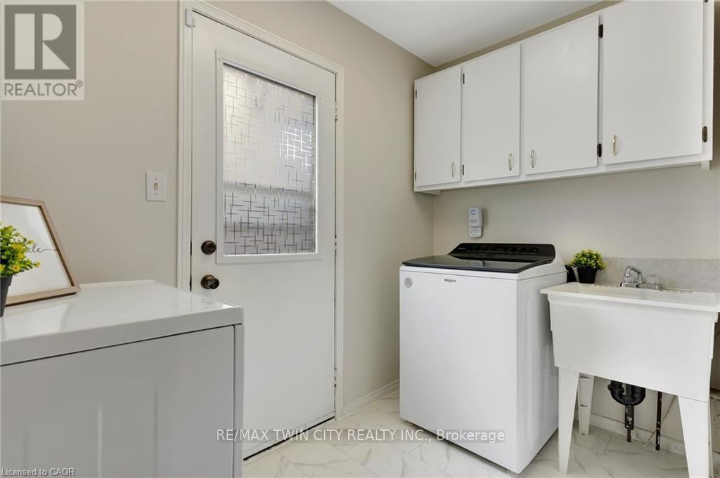 2427 Headon Forest Drive, Burlington, Ontario  L7M 3K7 - Photo 23 - W12917038