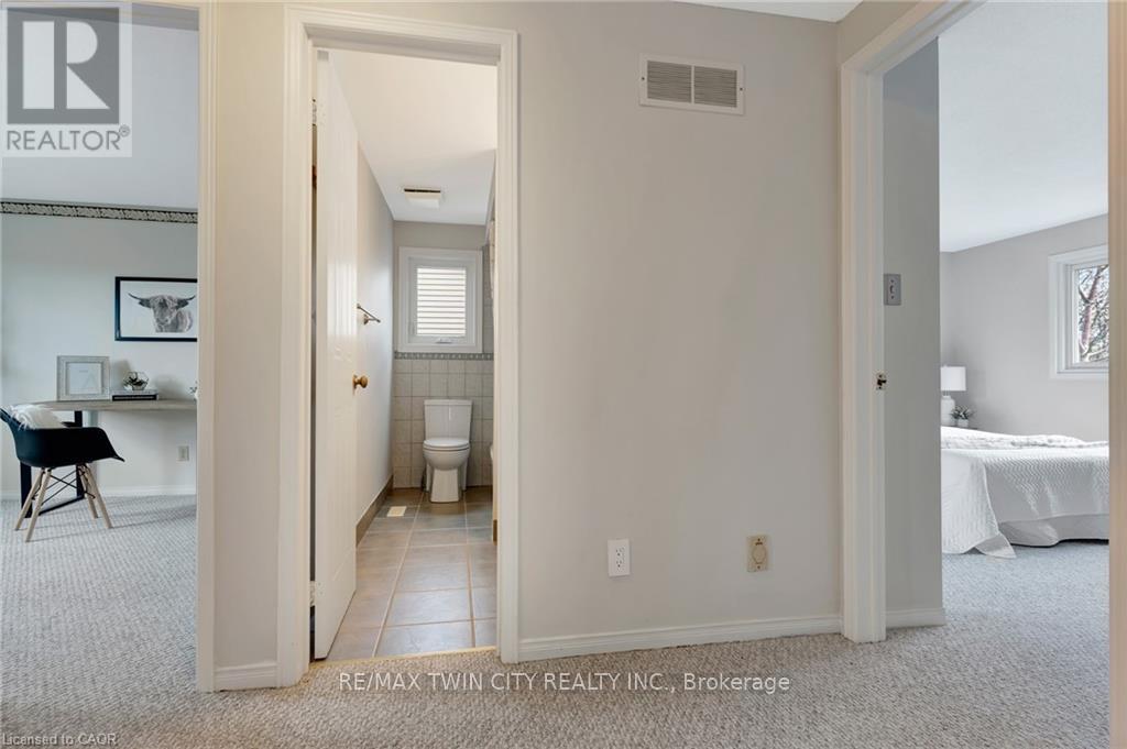 2427 Headon Forest Drive, Burlington, Ontario  L7M 3K7 - Photo 25 - W12917038