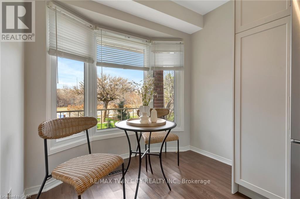 2427 Headon Forest Drive, Burlington, Ontario  L7M 3K7 - Photo 8 - W12917038