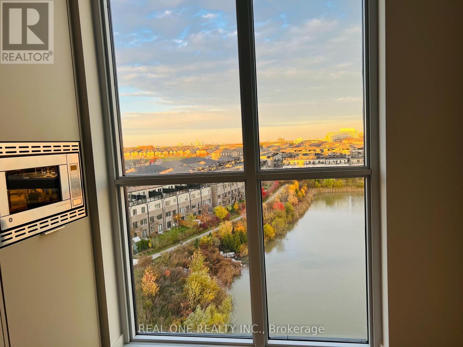 804 - 3071 Trafalgar Road, Oakville, Ontario  L6H 8C6 - Photo 10 - W12917070