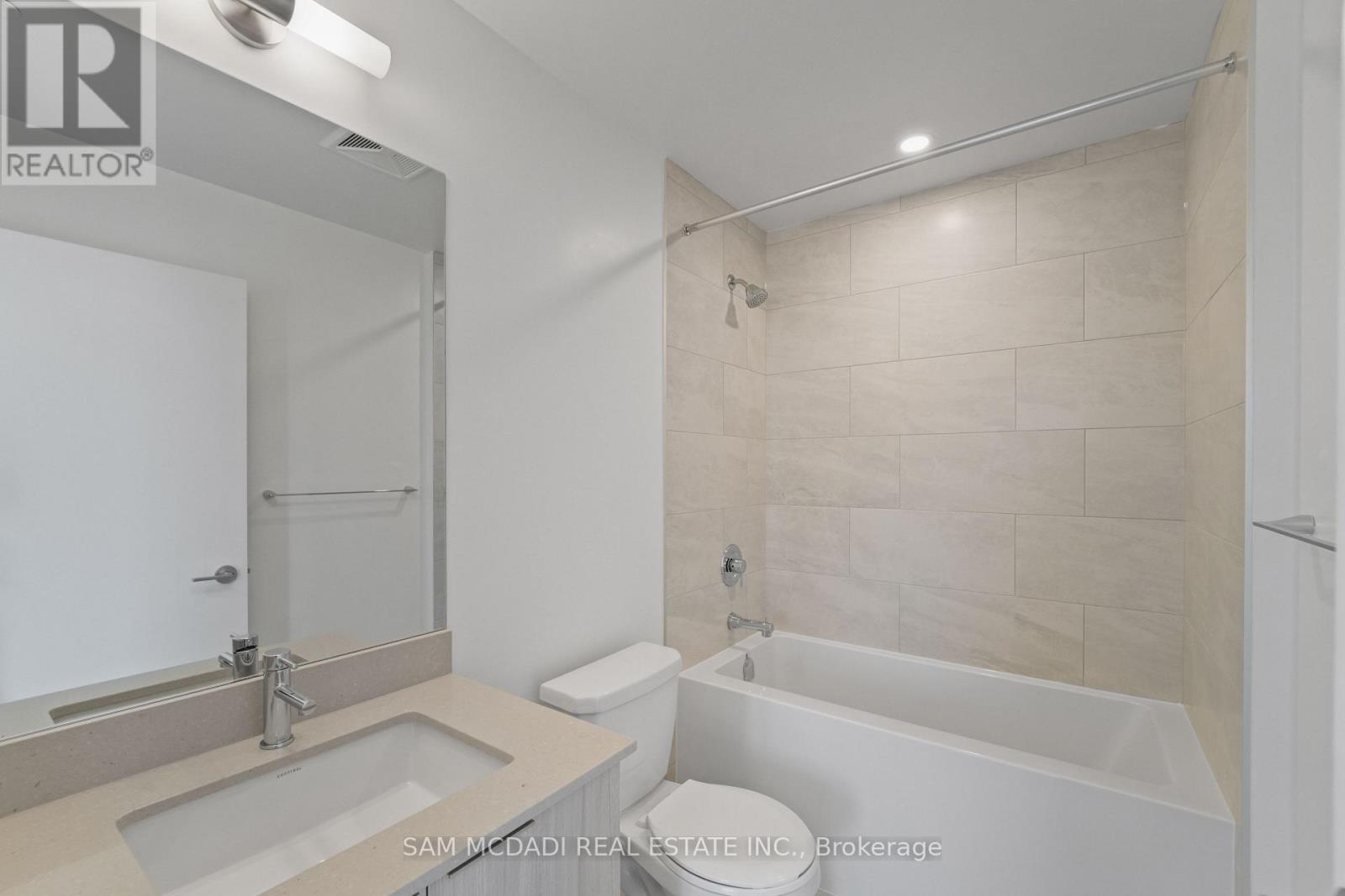 3703 - 395 Square One Drive, Mississauga, Ontario  L5B 0P6 - Photo 18 - W12917080