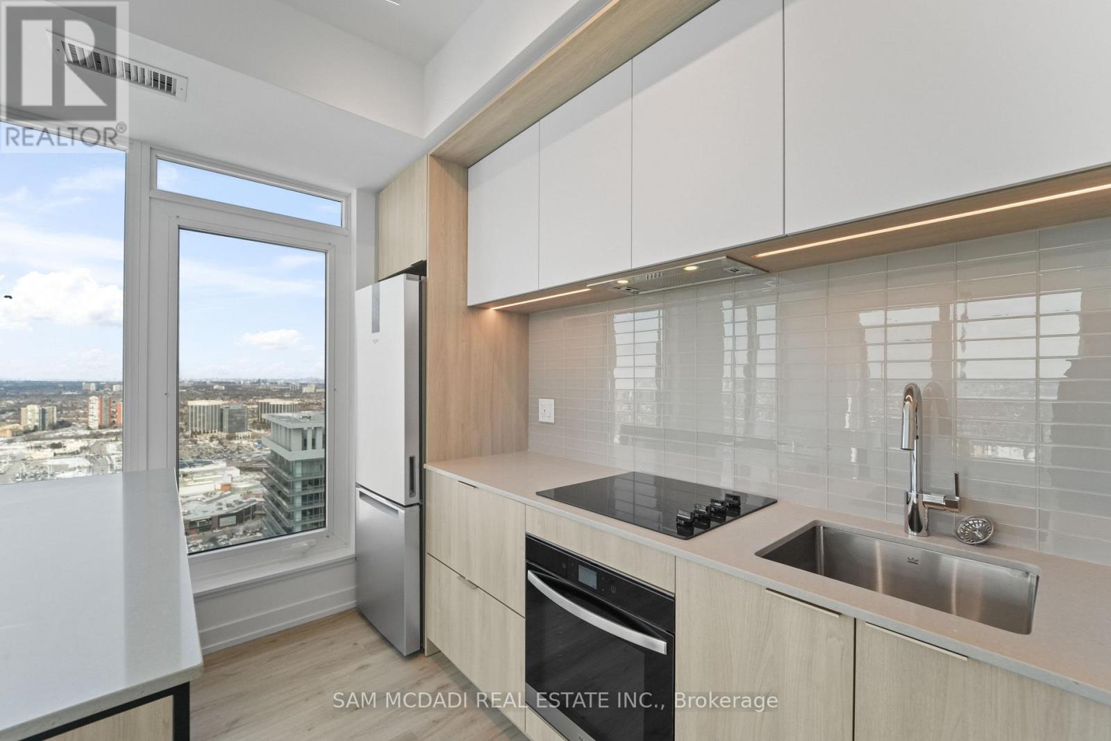 3703 - 395 Square One Drive, Mississauga, Ontario  L5B 0P6 - Photo 9 - W12917080