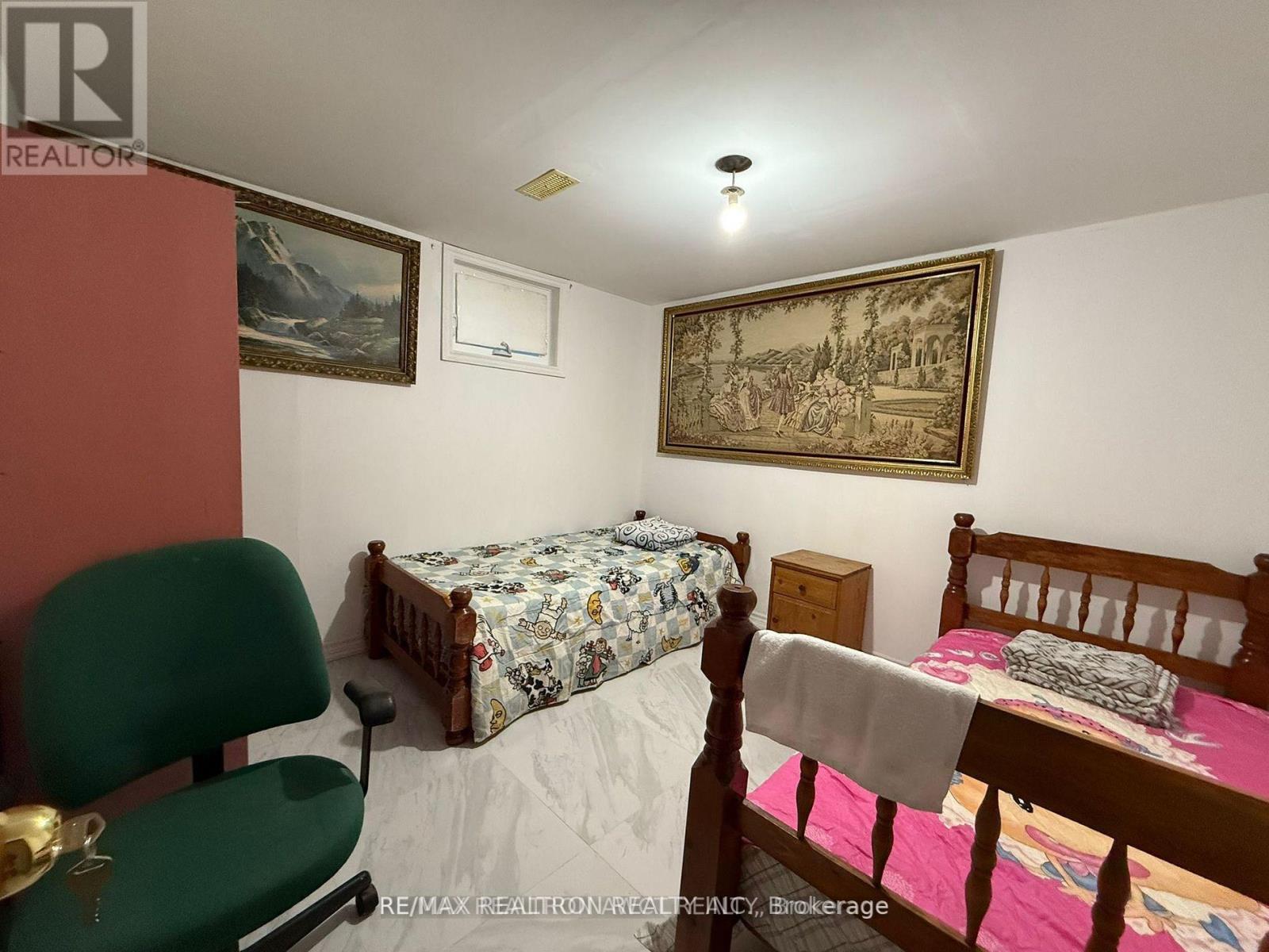 61 Wilmont Drive, Toronto, Ontario  M3N 1N5 - Photo 3 - W12917106