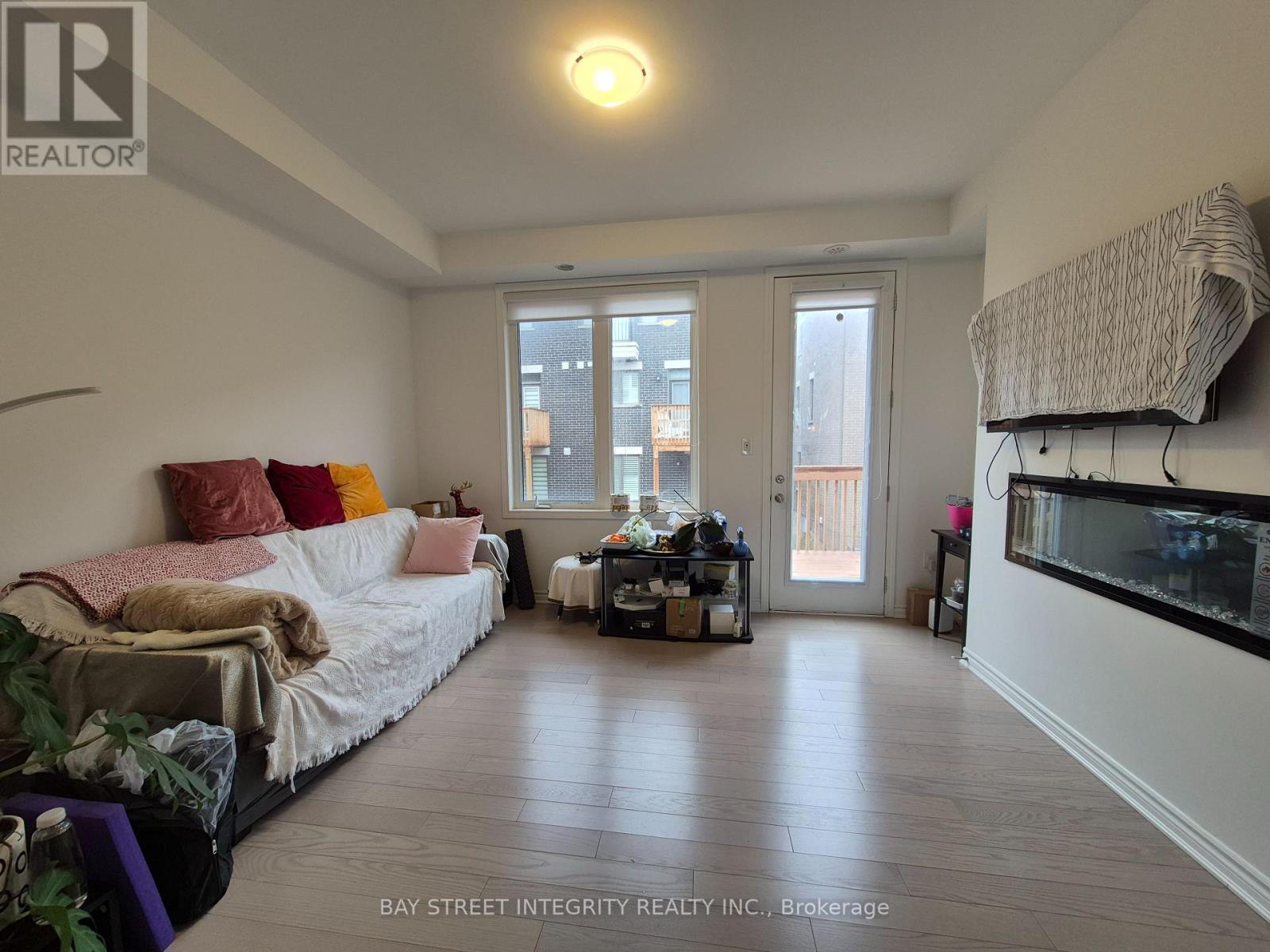 1395 Shevchenko Boulevard, Oakville, Ontario  L6M 5P3 - Photo 4 - W12917108