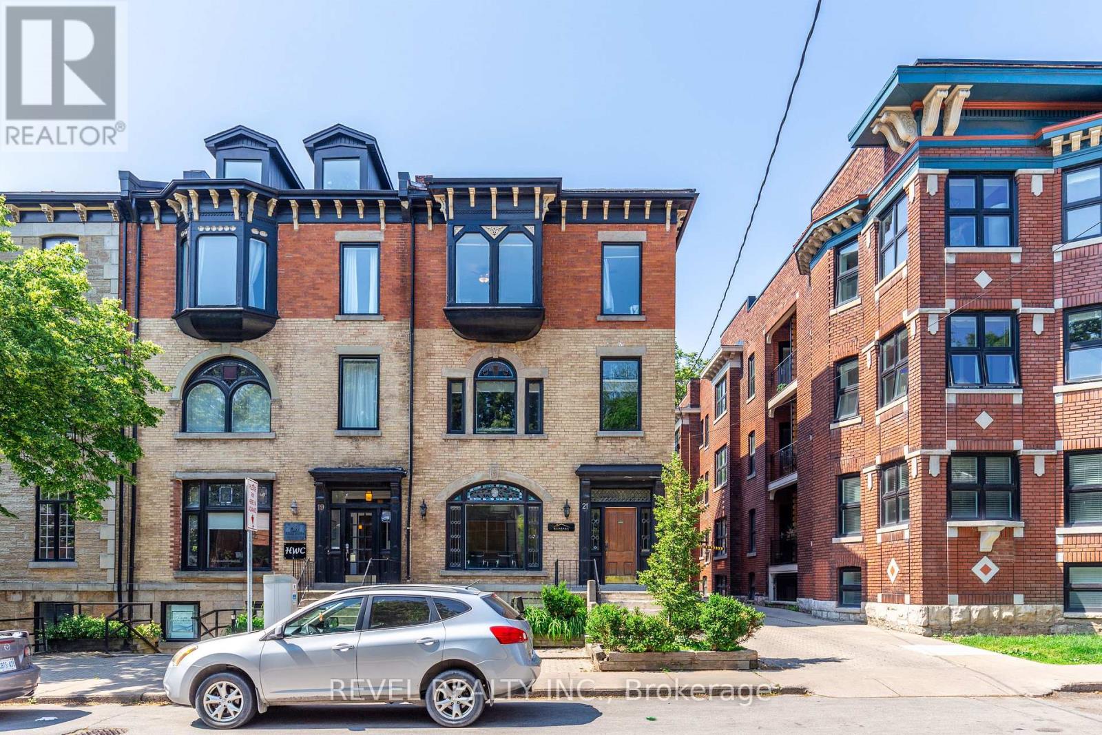 21 BOLD STREET, Hamilton, Ontario