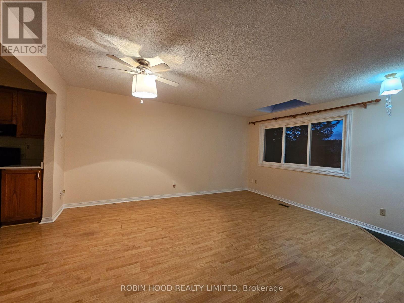 21 - 26 Moss Boulevard, Hamilton, Ontario  L9H 6W7 - Photo 14 - X12917066