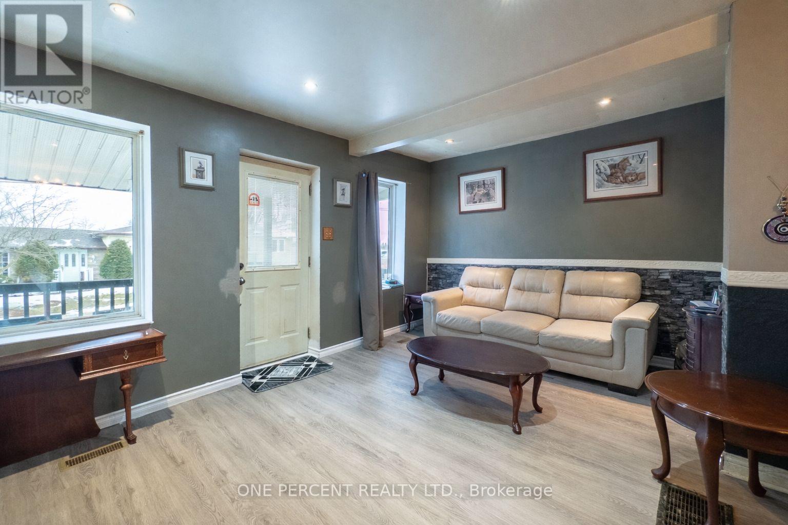 90 Palace Road, Greater Napanee, Ontario  K7R 3B3 - Photo 3 - X12917072