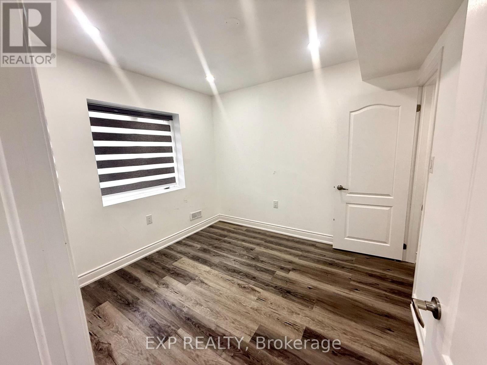 11 Flagg Avenue, Brant, Ontario  N3L 0K2 - Photo 10 - X12917122