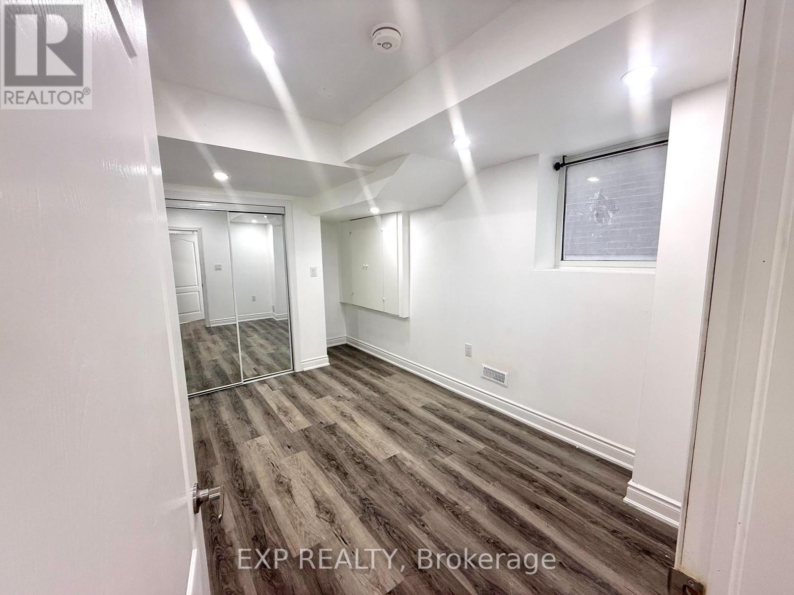 11 Flagg Avenue, Brant, Ontario  N3L 0K2 - Photo 14 - X12917122