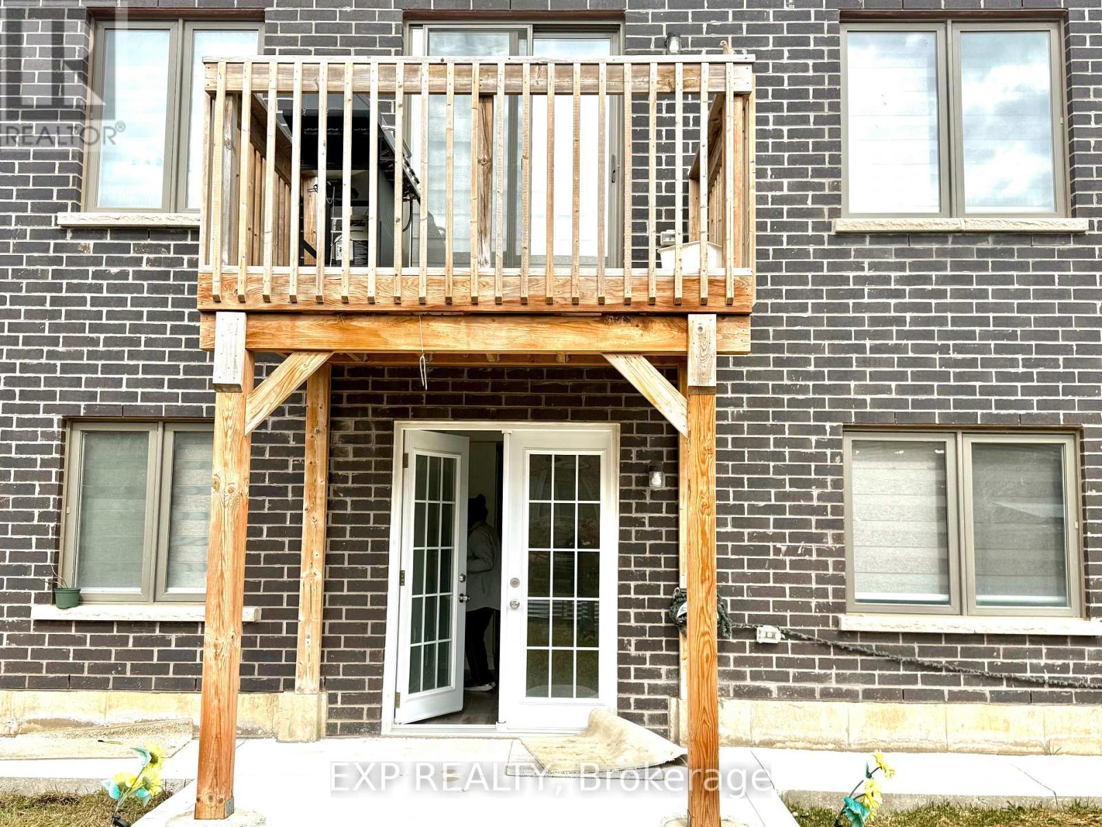 11 Flagg Avenue, Brant, Ontario  N3L 0K2 - Photo 4 - X12917122