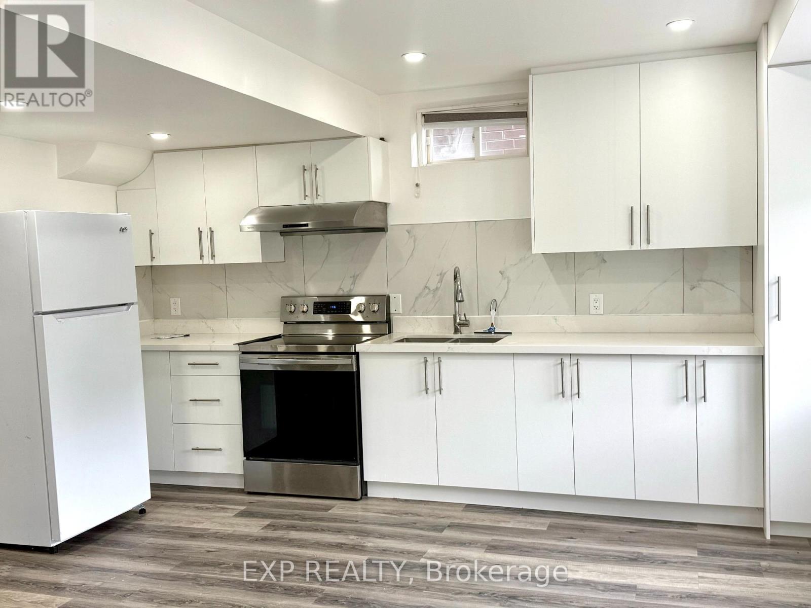 11 Flagg Avenue, Brant, Ontario  N3L 0K2 - Photo 7 - X12917122