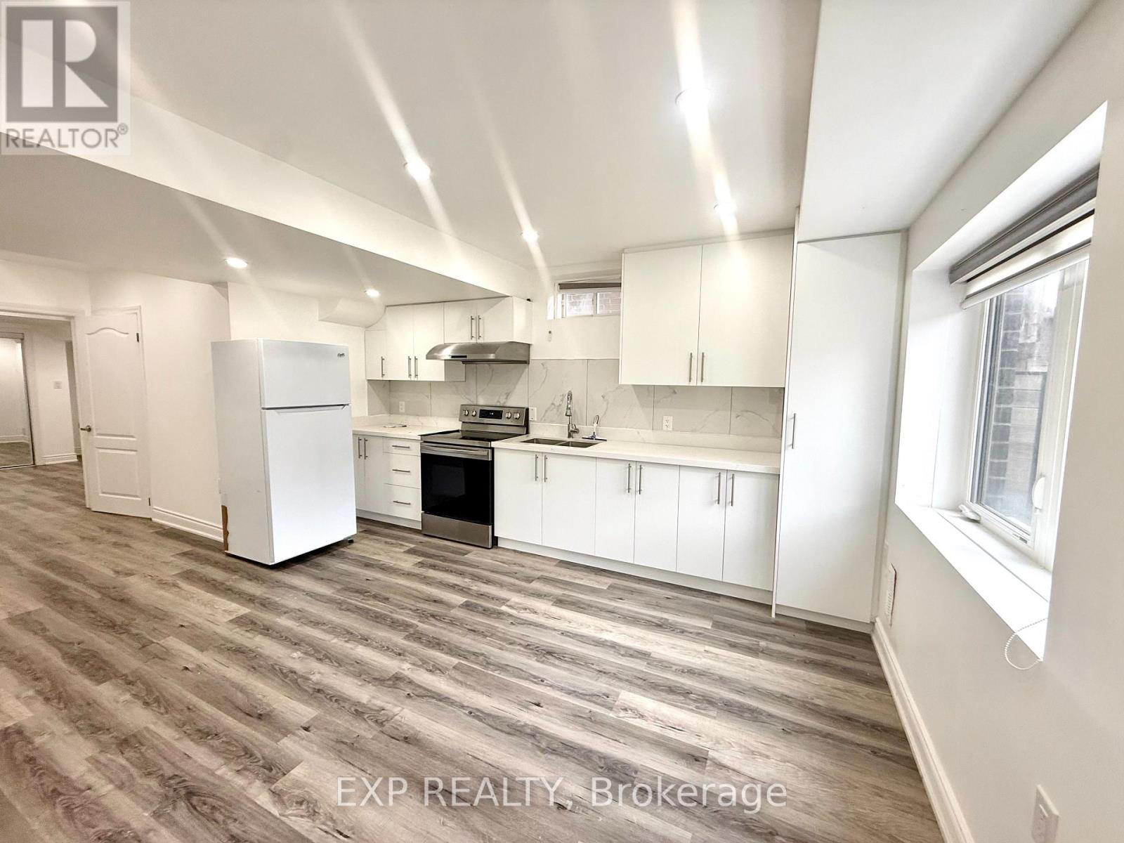 11 Flagg Avenue, Brant, Ontario  N3L 0K2 - Photo 8 - X12917122