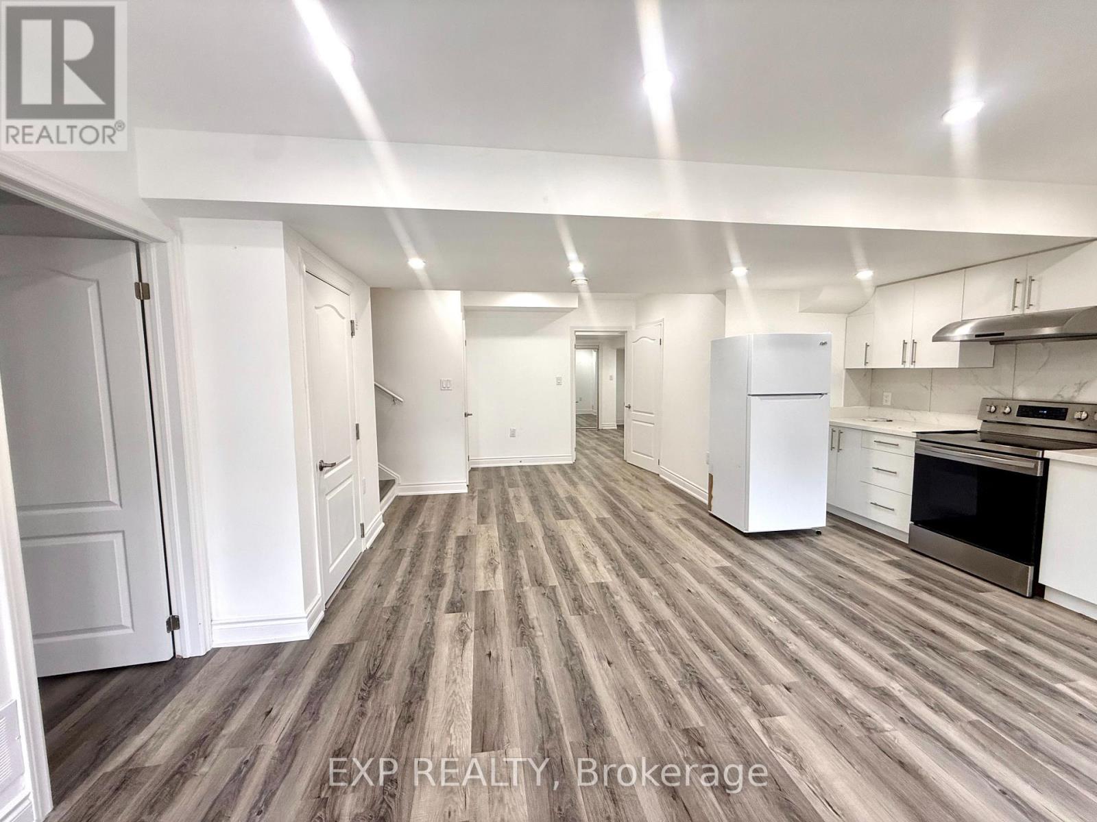 11 Flagg Avenue, Brant, Ontario  N3L 0K2 - Photo 9 - X12917122