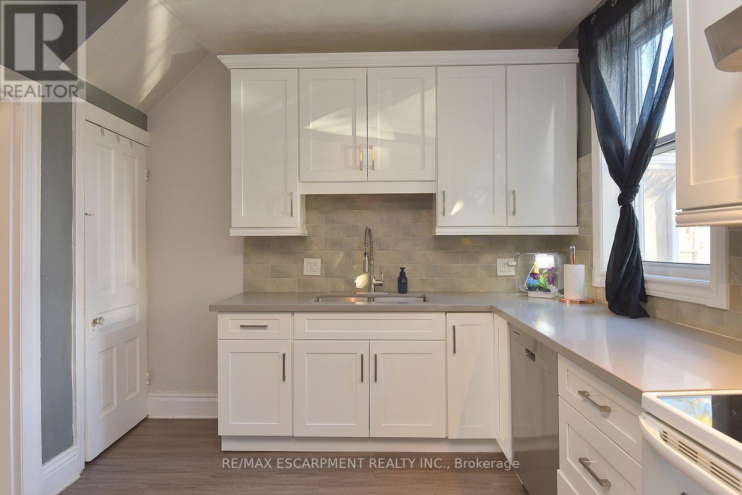 56 Kinrade Avenue, Hamilton, Ontario  L8L 6L6 - Photo 11 - X12917126